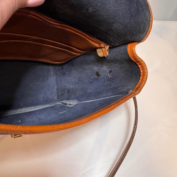 VTG Dooney & Bourke All-Weather Leather Square Surrey Crossbody Navy Brown Bag - Picture 13 of 16